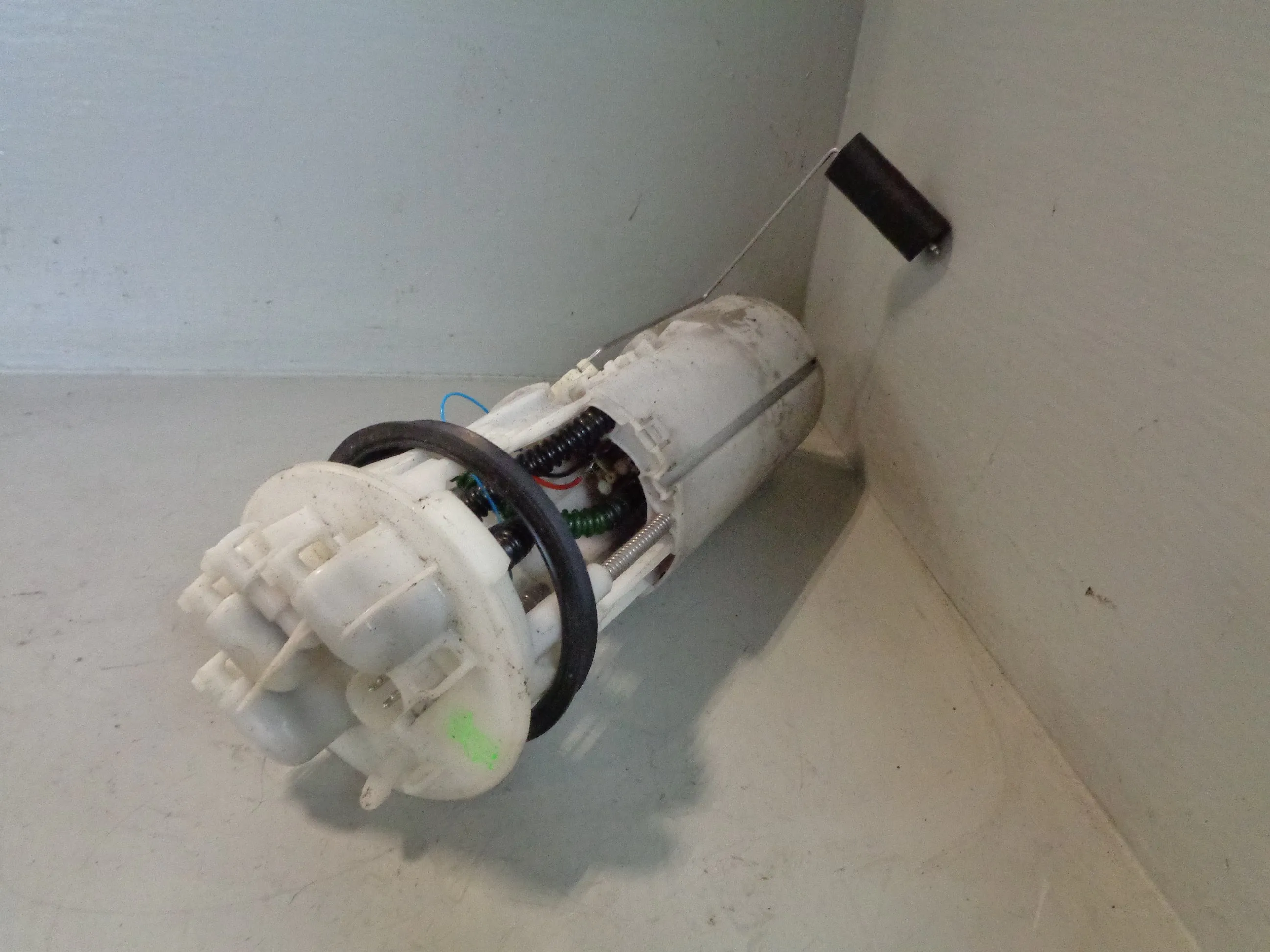 Discovery 2 Fuel Pump In Tank Assembly TD5 2.5 Land Rover 1998 to 2004