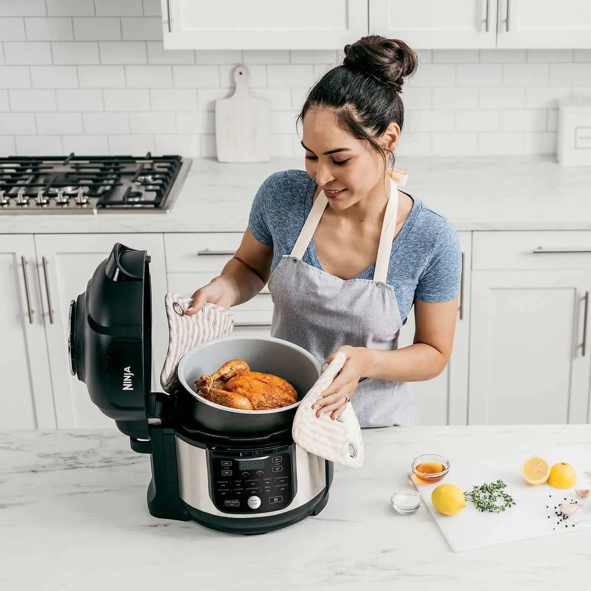 Ninja OS301/FD305CO Foodi 10-in-1 Pressure Cooker and Air Fryer with Nesting Broil Rack, 6.5-Quart Capacity, and a Stainless Finish