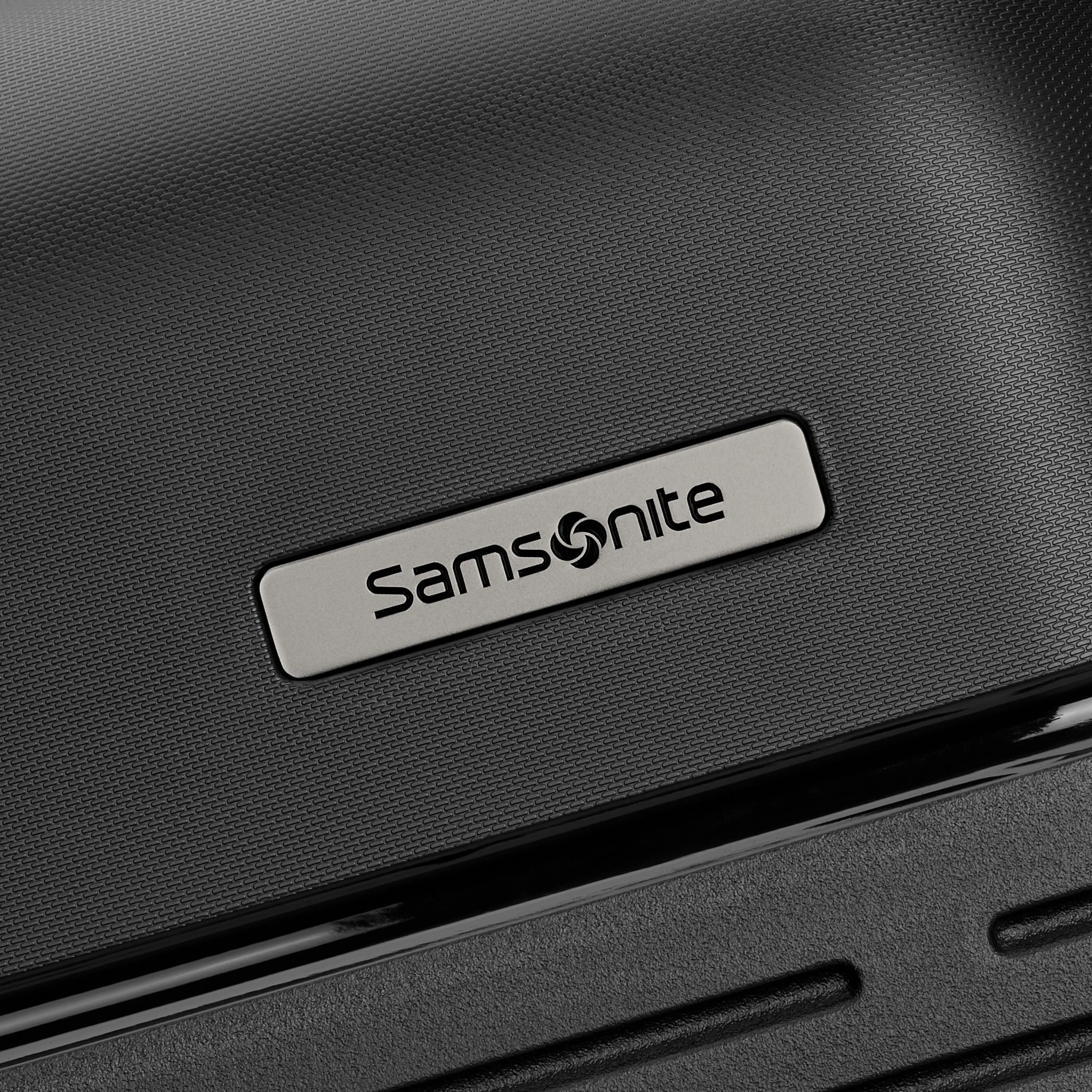 Samsonite Elevation Plus Large Expandable Spinner