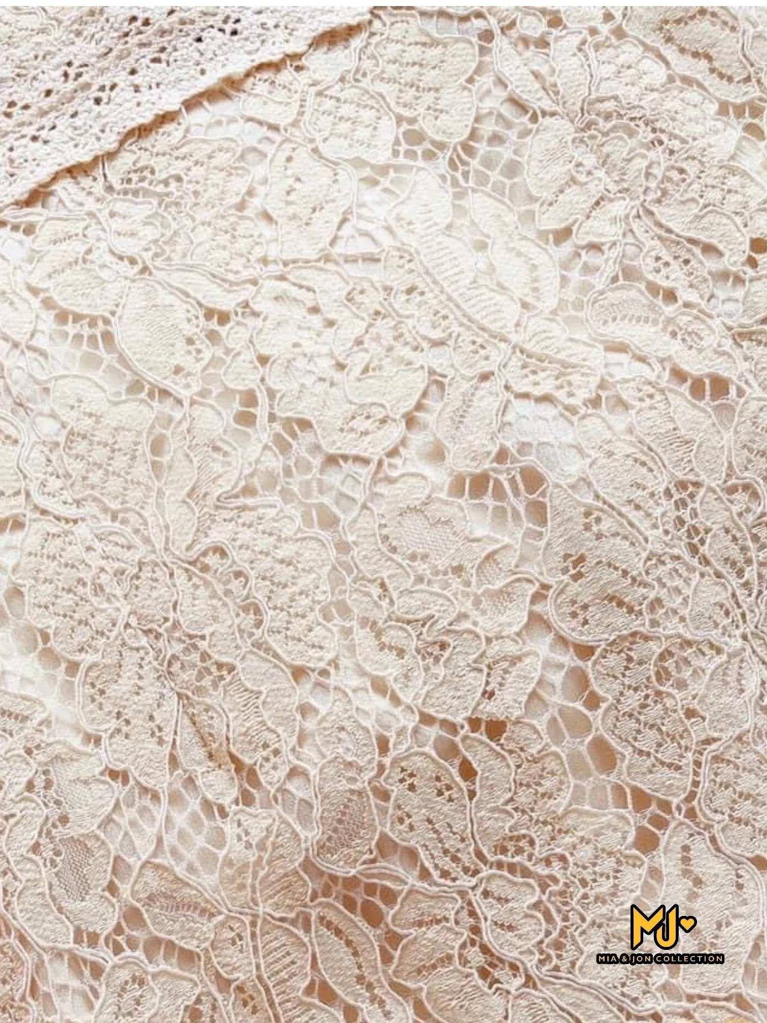V1890 Puff Sleeve Bodycon Lace Dress