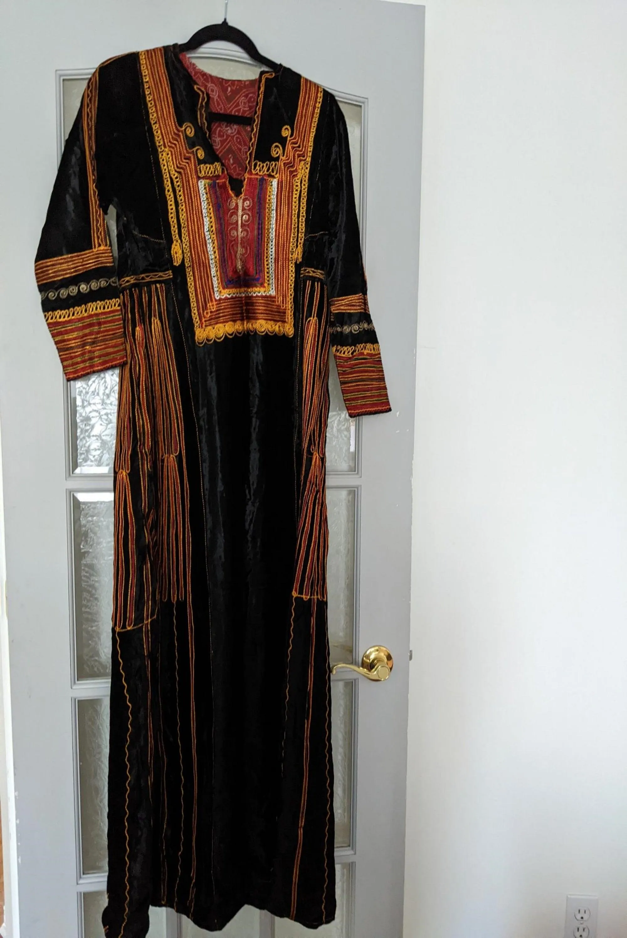 Vintage Saudi Arabian Embroidered Kaftan Maxi Dress