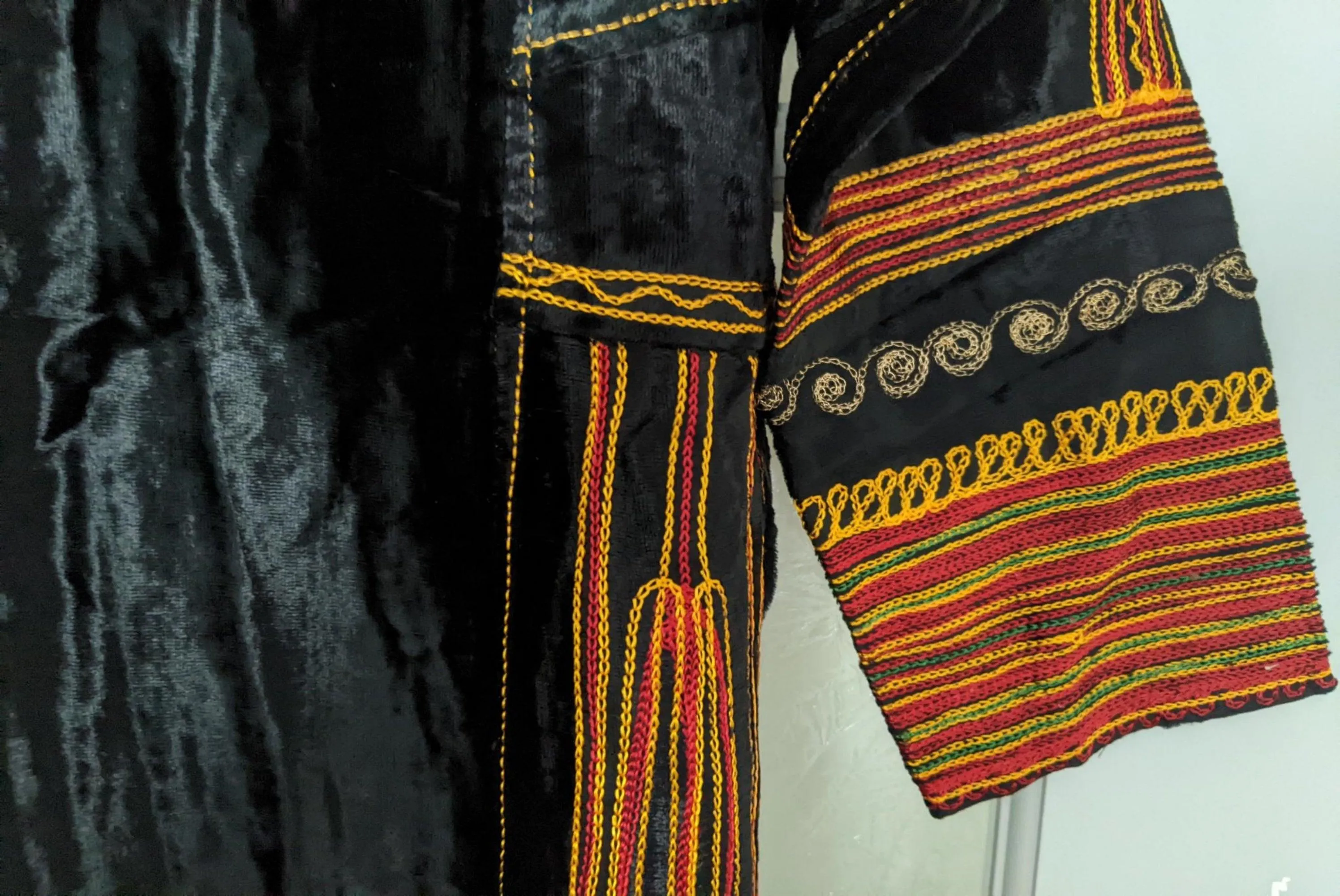 Vintage Saudi Arabian Embroidered Kaftan Maxi Dress